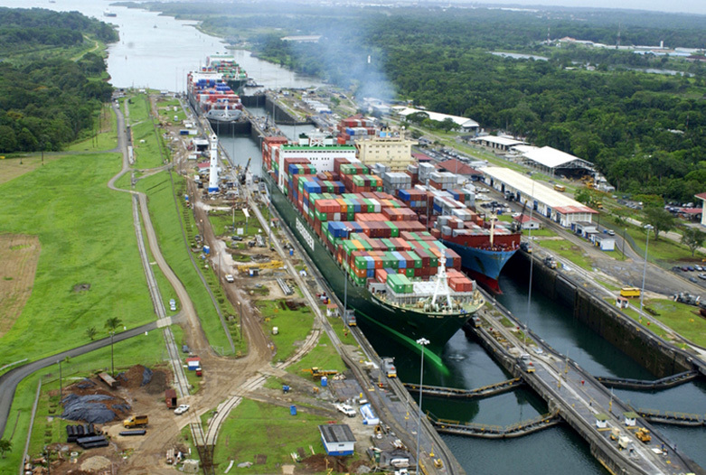 Panama Reisen | Gatun Locks des Panamakanals