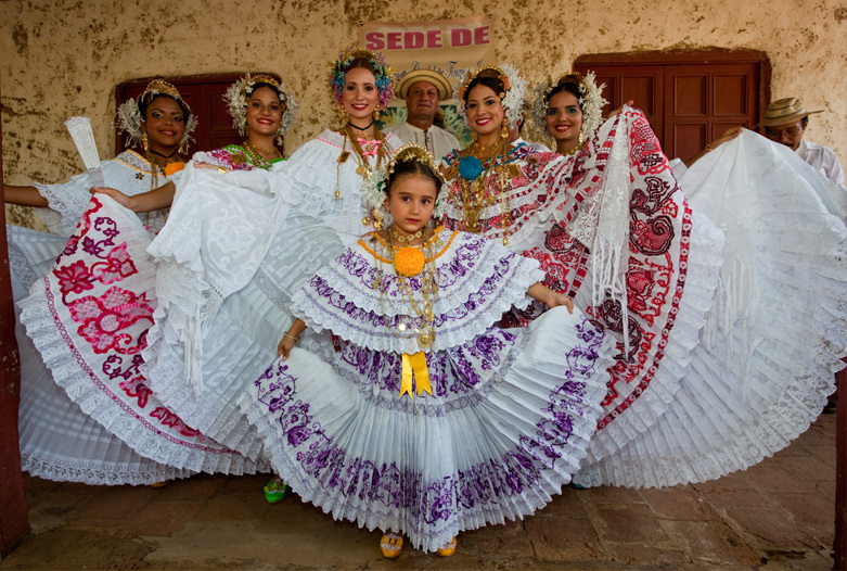 Panama Urlaub | Traditionelle Pollera-Tracht