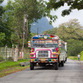 Panama Urlaub | Typischer farbenfroher Bus