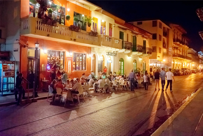 Kolumbien Reisen | Abends in der Altstadt, Panama City