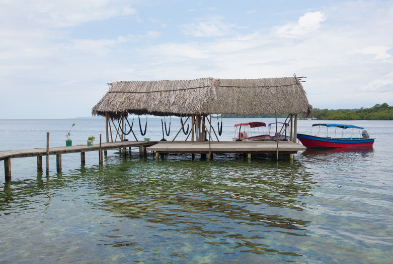 Panama Rundreise | Wartende Wassertaxis, Bocas del Toro